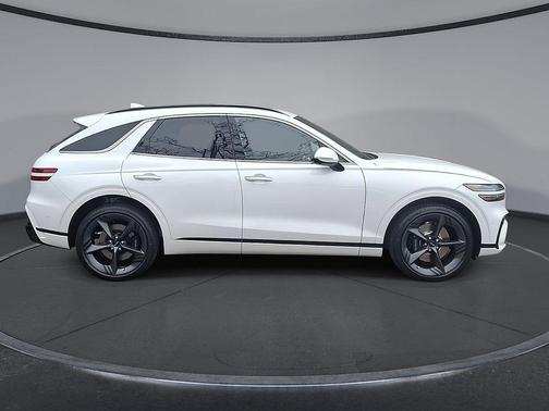 Uyuni White 2026 Genesis GV70 2.5T Sport Prestige