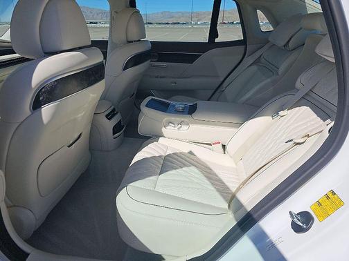 Uyuni White 2025 Genesis G90 3.5T e-SC AWD