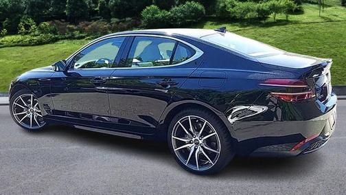 2022 Genesis G70 2.0T RWD