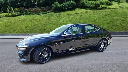 2022 Genesis G70 2.0T RWD