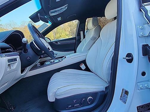 2024 Genesis Electrified G80 Advanced