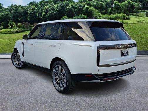 2025 Land Rover Range Rover P530 SE 7 Seat