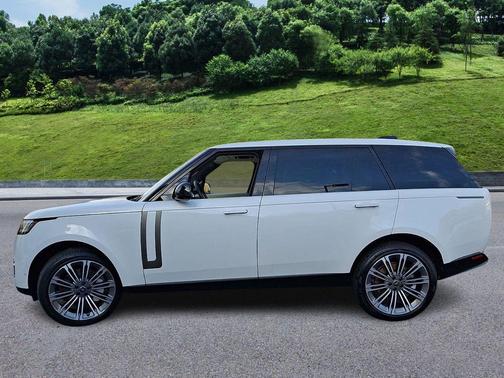 2025 Land Rover Range Rover P530 SE 7 Seat