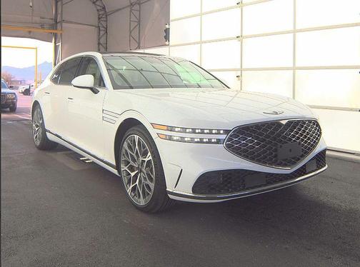 Uyuni White 2025 Genesis G90 3.5T e-SC AWD