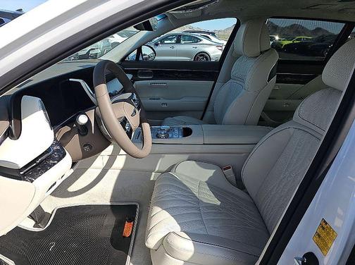 Uyuni White 2025 Genesis G90 3.5T e-SC AWD