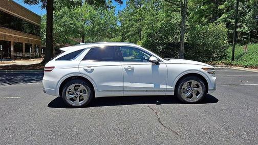Uyuni White 2026 Genesis GV70 2.5T