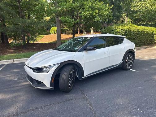 Snow White Pearl 2024 Kia EV6 Light Long Range