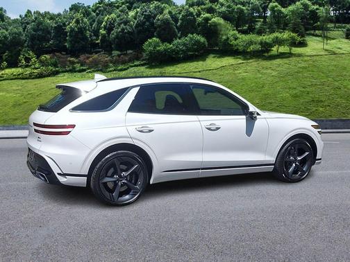 Uyuni White 2026 Genesis GV70 2.5T Sport Prestige