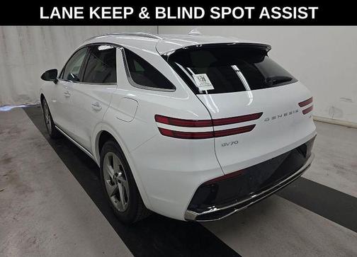 Uyuni White 2026 Genesis GV70 2.5T