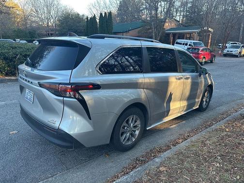 2024 Toyota Sienna XLE