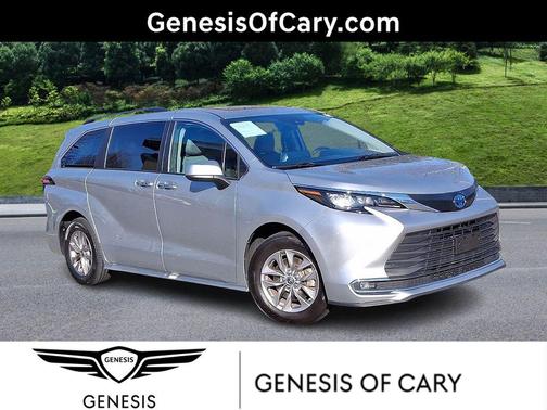 2024 Toyota Sienna XLE