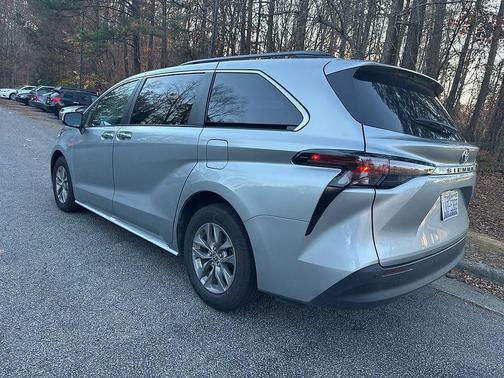 2024 Toyota Sienna XLE