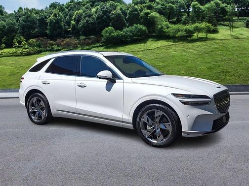Uyuni White 2025 Genesis Electrified GV70 Advanced AWD