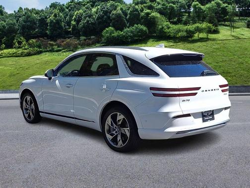 Uyuni White 2025 Genesis Electrified GV70 Advanced AWD