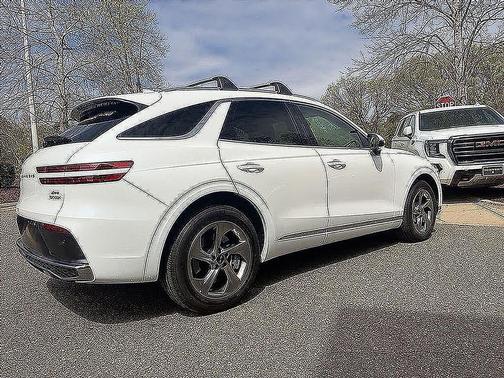 Uyuni White 2026 Genesis GV70 2.5T Select