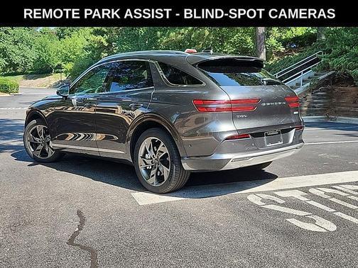 Makalu Gray 2023 Genesis Electrified GV70 Advanced AWD