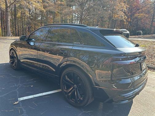 2022 Audi Q8 55 Premium Plus