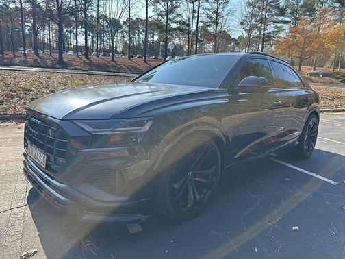 2022 Audi Q8 55 Premium Plus