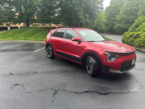 Runway Red 2024 Kia Niro EV Wind