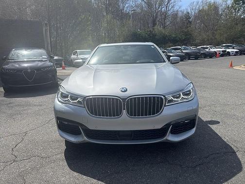 Glacier Silver Metallic 2019 BMW 750 I