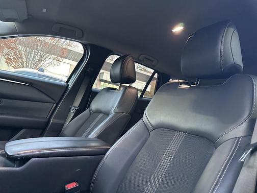 2024 Mazda CX-50 2.5 S Preferred Package