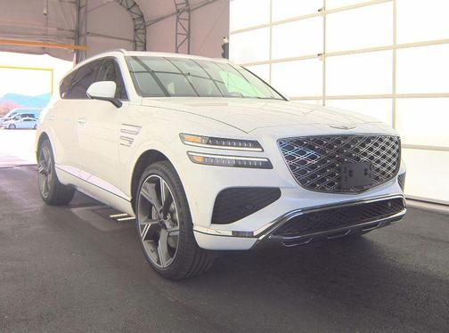 Uyuni White 2026 Genesis GV80 2.5T