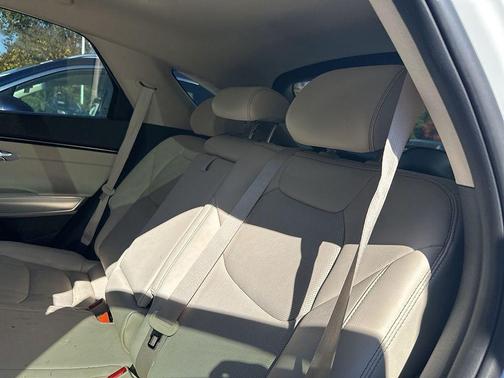 2022 Genesis GV70 2.5T AWD