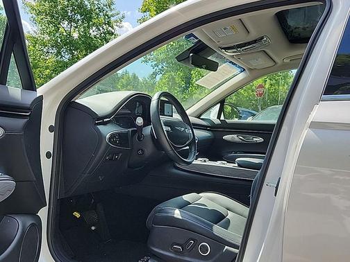 Uyuni White 2025 Genesis GV70 2.5T AWD