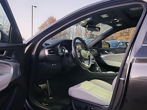 2025 Genesis G70 2.5T RWD