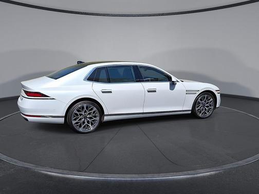 Uyuni White 2025 Genesis G90 3.5T e-SC AWD