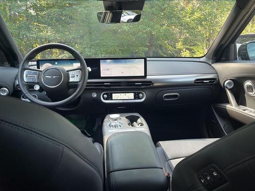 2025 Genesis GV60 Advanced AWD
