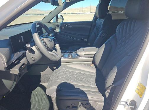 Uyuni White 2026 Genesis GV80 3.5T