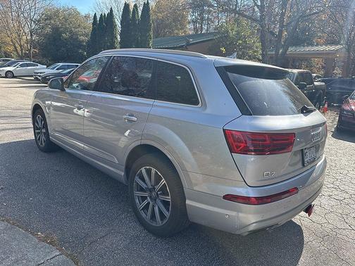 2019 Audi Q7 45 Premium Plus