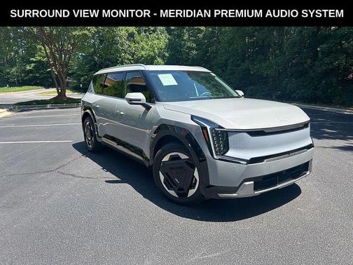 Wolf Gray 2026 Kia EV9 Land