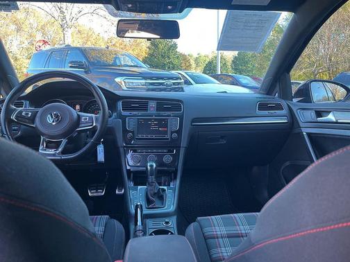 2017 Volkswagen Golf GTI 2.0T S 4-Door