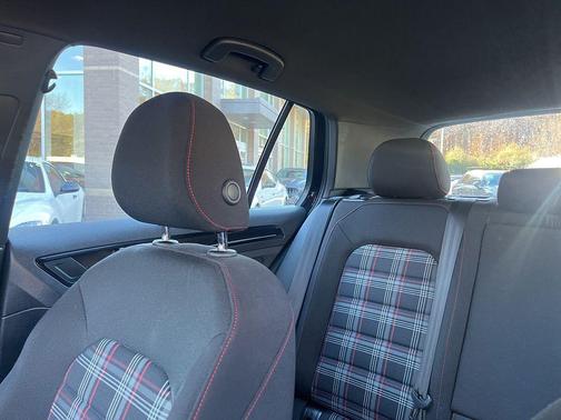 2017 Volkswagen Golf GTI 2.0T S 4-Door