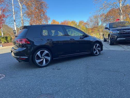 2017 Volkswagen Golf GTI 2.0T S 4-Door