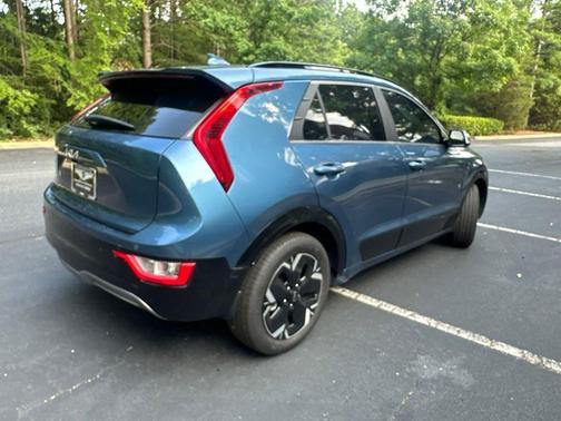 Mineral Blue 2024 Kia Niro EV Wind