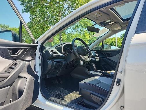 Crystal White Pearl 2019 Subaru Crosstrek 2.0i Premium