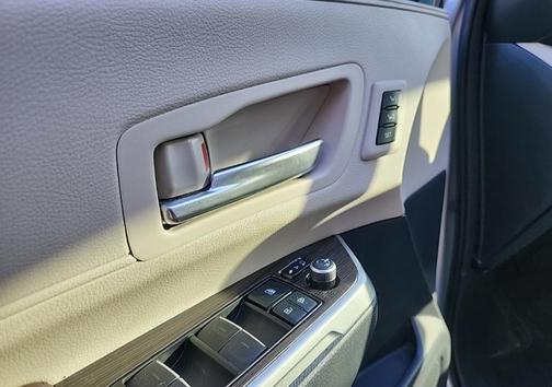 2021 Toyota Sienna Platinum