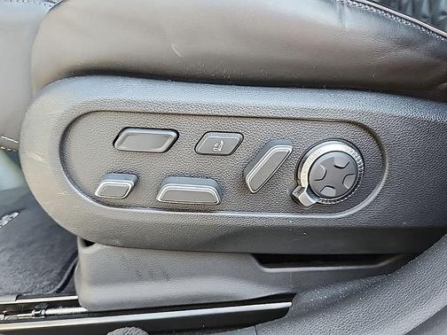 Hanauma Mint 2023 Genesis GV60 Performance AWD