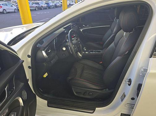 2025 Genesis G70 2.5T RWD