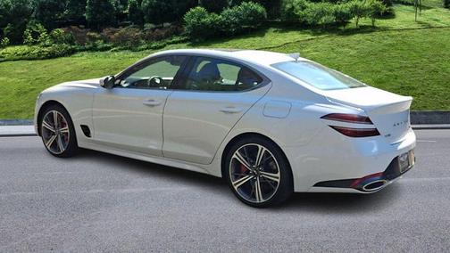 2025 Genesis G70 2.5T RWD