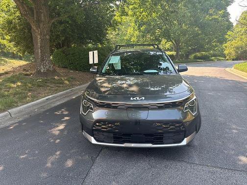 Graphite Gray 2024 Kia Niro EV Wind