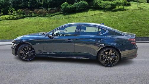 2023 Genesis G70 2.0T RWD