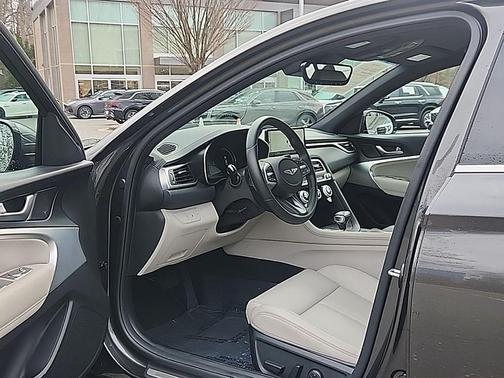 2023 Genesis G70 2.0T RWD