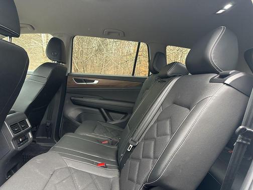 2024 Volkswagen Atlas 2.0T SE