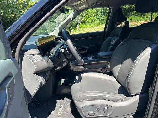 Aurora Black Pearl 2024 Kia EV9 Light Long Range
