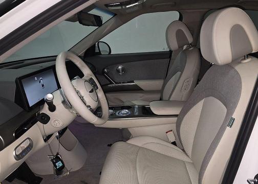 2025 Genesis GV60 Standard RWD