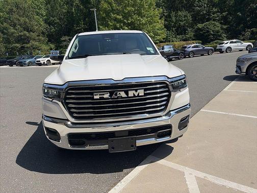 Ivory White Tri-Coat Pearlcoat 2026 RAM 1500 Laramie